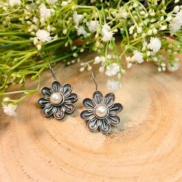Bulika – Floral Pearl Earrings