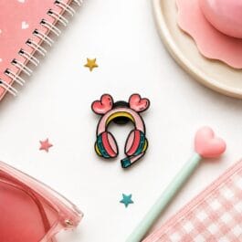 Heart headphones enamel pin with pastel colours and cute design